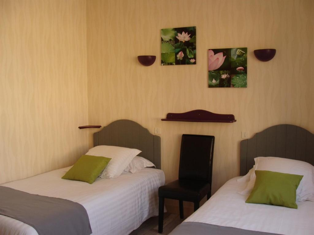 Hotel Le Flaubert Fougères Oda fotoğraf