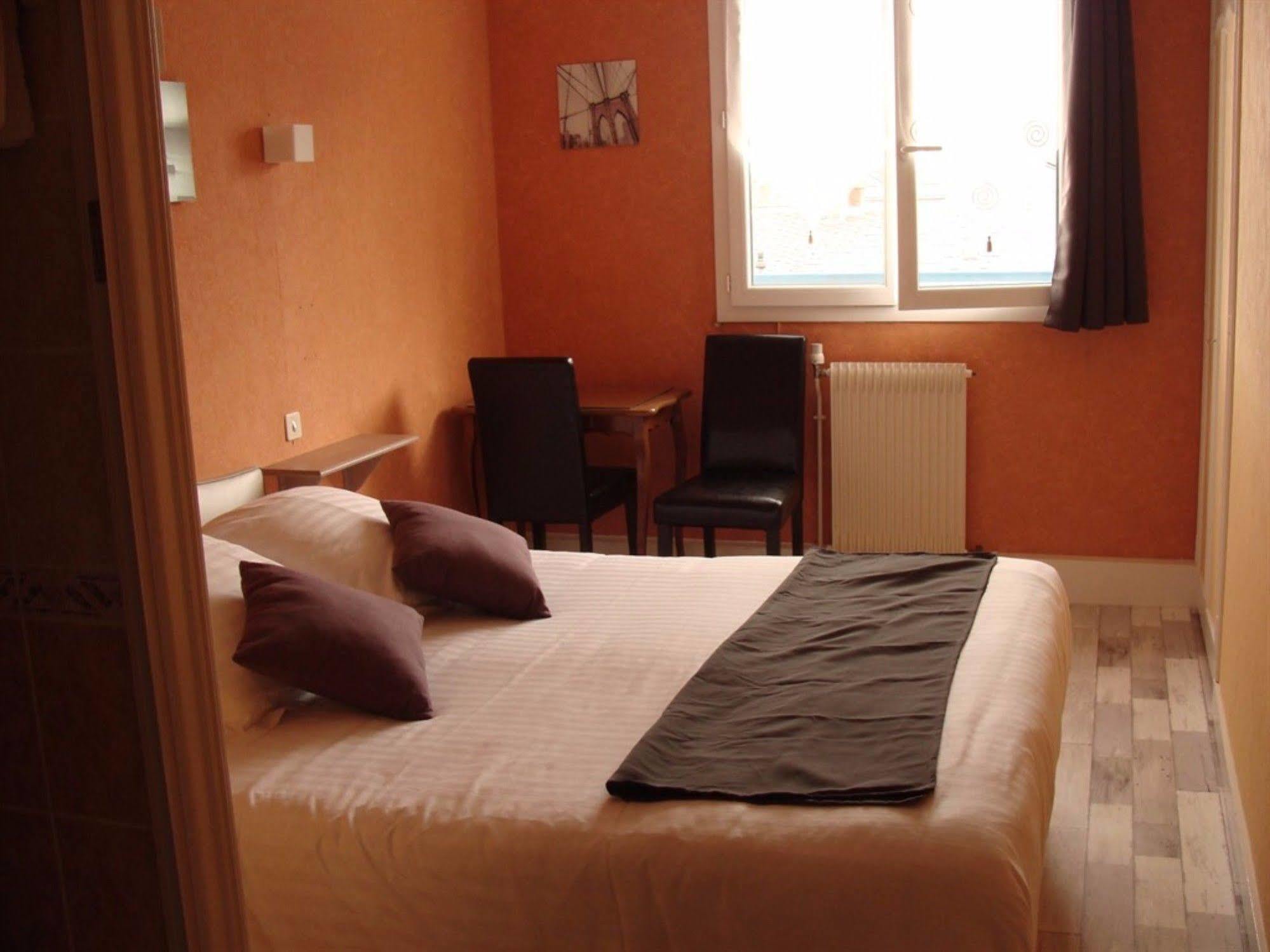 Hotel Le Flaubert Fougères Dış mekan fotoğraf