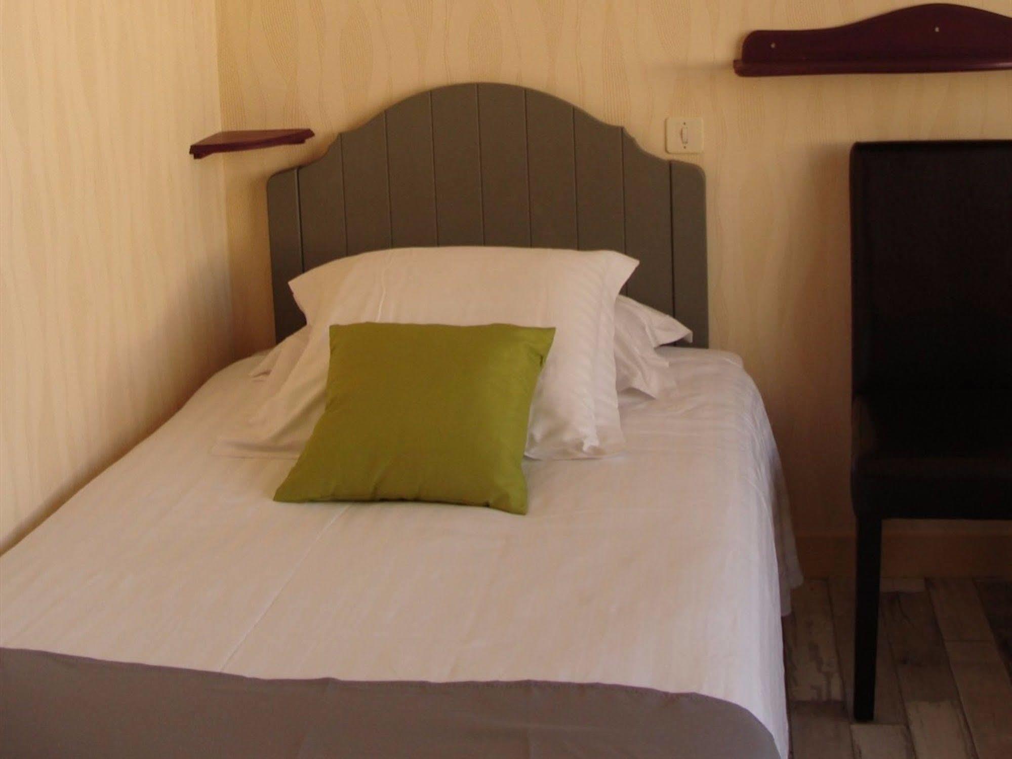 Hotel Le Flaubert Fougères Dış mekan fotoğraf